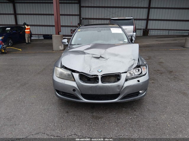 44514361 :رقم المزاد ، WBAPK7C51BA972175 vin ، 2011 Bmw 328i Xdrive مزاد بيع