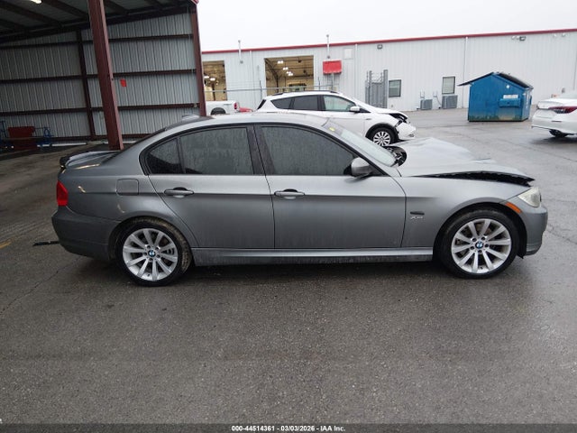 44514361 :رقم المزاد ، WBAPK7C51BA972175 vin ، 2011 Bmw 328i Xdrive مزاد بيع