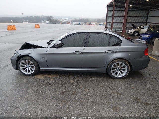 44514361 :رقم المزاد ، WBAPK7C51BA972175 vin ، 2011 Bmw 328i Xdrive مزاد بيع
