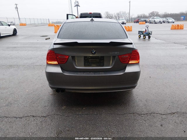 44514361 :رقم المزاد ، WBAPK7C51BA972175 vin ، 2011 Bmw 328i Xdrive مزاد بيع