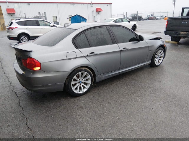 44514361 :رقم المزاد ، WBAPK7C51BA972175 vin ، 2011 Bmw 328i Xdrive مزاد بيع