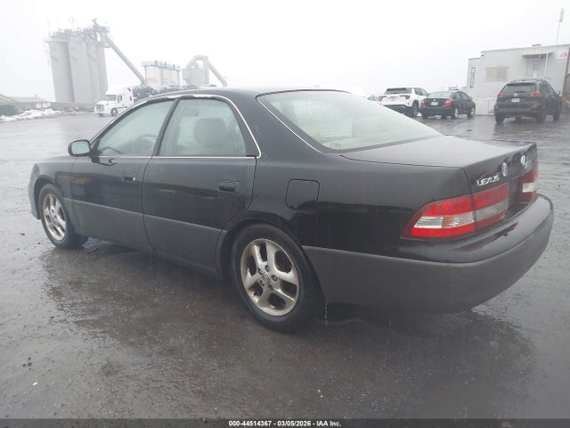 2001 LEXUS ES 300 JT8BF28G615105357 Photo 2