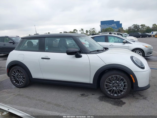 Mini Hardtop Cooper S 2026 WMW23GD08T2Y04541 Image 13