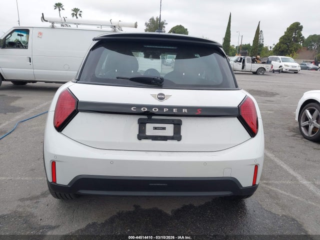 Mini Hardtop Cooper S 2026 WMW23GD08T2Y04541 Image 16
