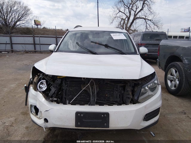 2016 Volkswagen Tiguan S მანქანა იყიდება აუქციონზე, vin: WVGAV7AX4GK000409, აუქციონის ნომერი: 44514472