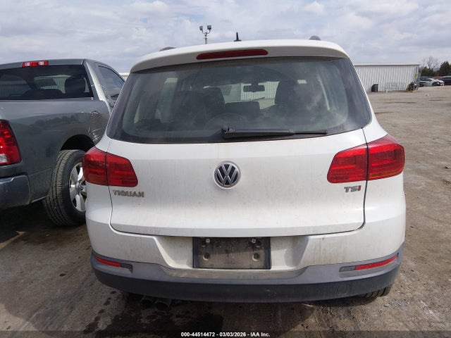 2016 Volkswagen Tiguan S მანქანა იყიდება აუქციონზე, vin: WVGAV7AX4GK000409, აუქციონის ნომერი: 44514472