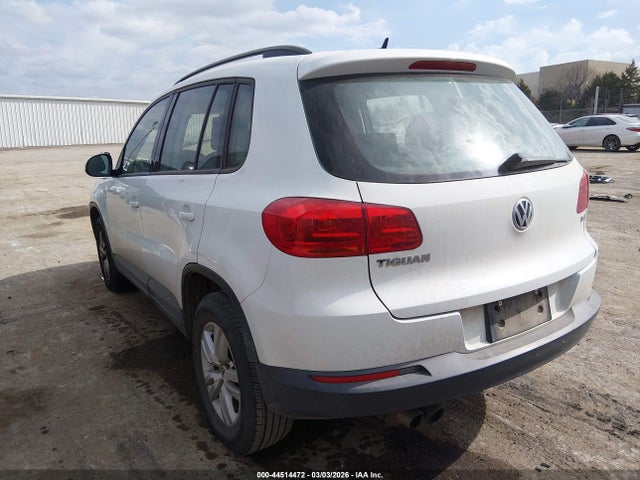 2016 Volkswagen Tiguan S მანქანა იყიდება აუქციონზე, vin: WVGAV7AX4GK000409, აუქციონის ნომერი: 44514472