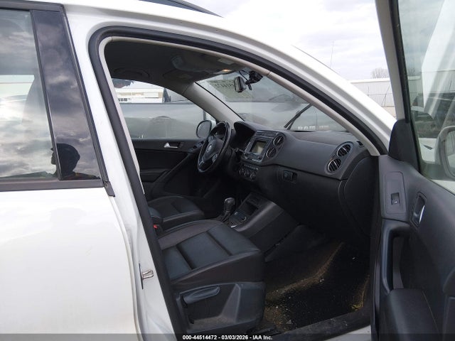 2016 Volkswagen Tiguan S მანქანა იყიდება აუქციონზე, vin: WVGAV7AX4GK000409, აუქციონის ნომერი: 44514472