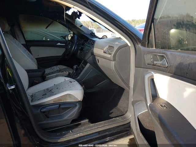 44514545 :رقم المزاد ، 3VV2B7AX0JM139102 vin ، 2018 Volkswagen Tiguan 2.0t Se/2.0t Sel مزاد بيع