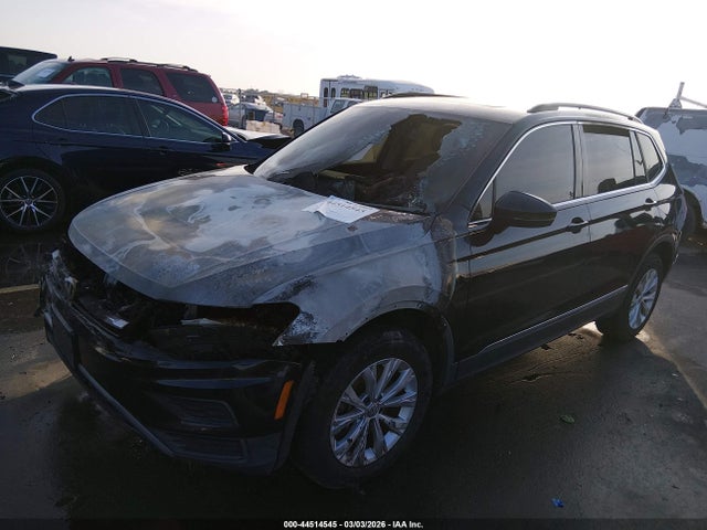 44514545 :رقم المزاد ، 3VV2B7AX0JM139102 vin ، 2018 Volkswagen Tiguan 2.0t Se/2.0t Sel مزاد بيع