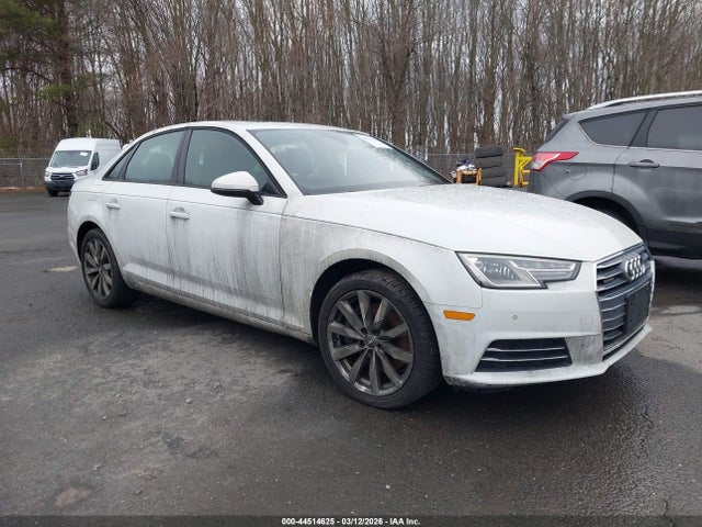 2017 AUDI A4 WAUANAF40HN015129