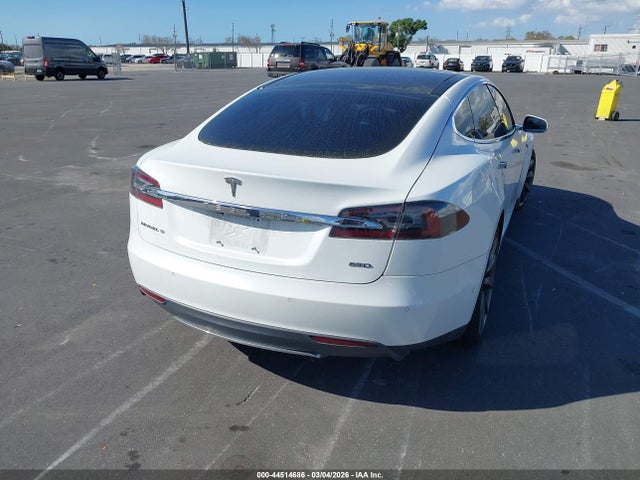 44514686 :رقم المزاد ، 5YJSA1E29FF118290 vin ، 2015 Tesla Model S 70d/85d/p85d مزاد بيع