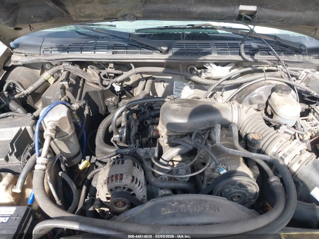 44514830 :رقم المزاد ، 1GTCS19X238283262 vin ، 2003 Gmc Sonoma Sls مزاد بيع