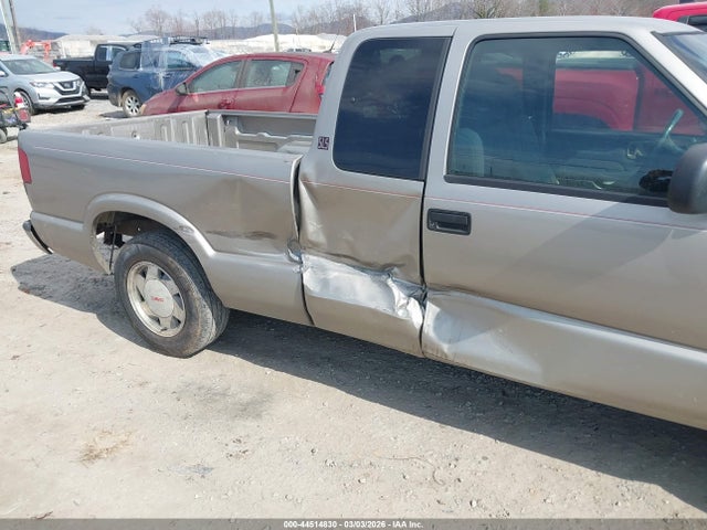 44514830 :رقم المزاد ، 1GTCS19X238283262 vin ، 2003 Gmc Sonoma Sls مزاد بيع