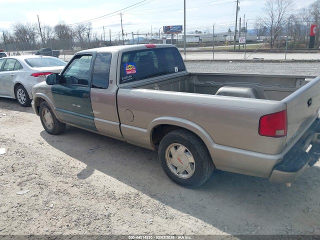 44514830 :رقم المزاد ، 1GTCS19X238283262 vin ، 2003 Gmc Sonoma Sls مزاد بيع