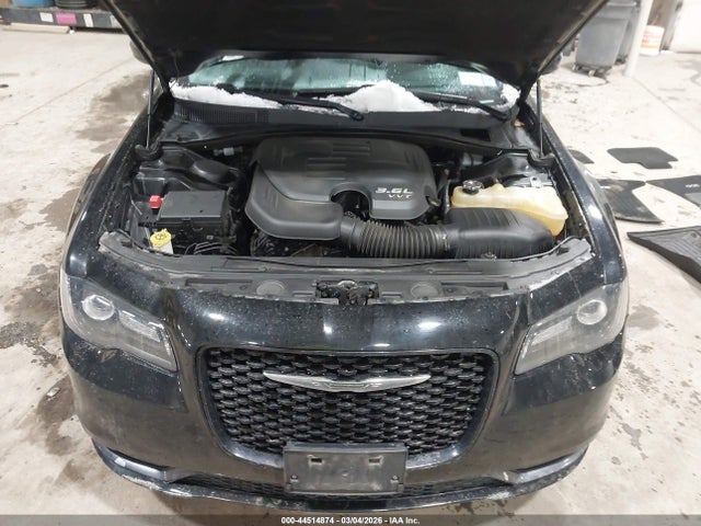 44514874 :رقم المزاد ، 2C3CCAGG8GH225001 vin ، 2016 Chrysler 300 300s مزاد بيع