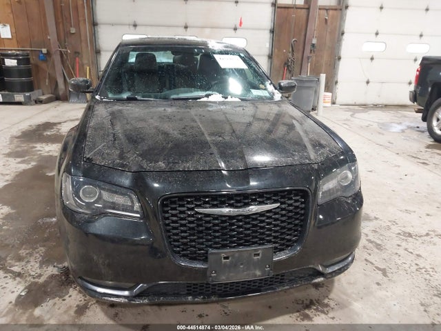 44514874 :رقم المزاد ، 2C3CCAGG8GH225001 vin ، 2016 Chrysler 300 300s مزاد بيع