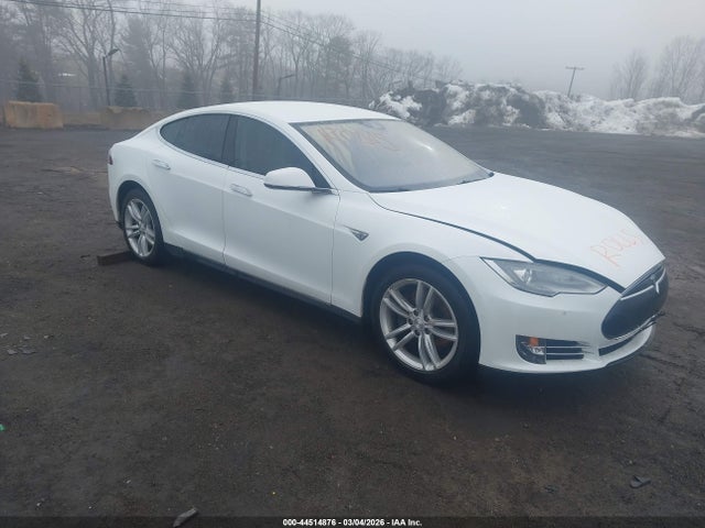2015 TESLA MODEL S 5YJSA1H11FFP77922 Photo 0