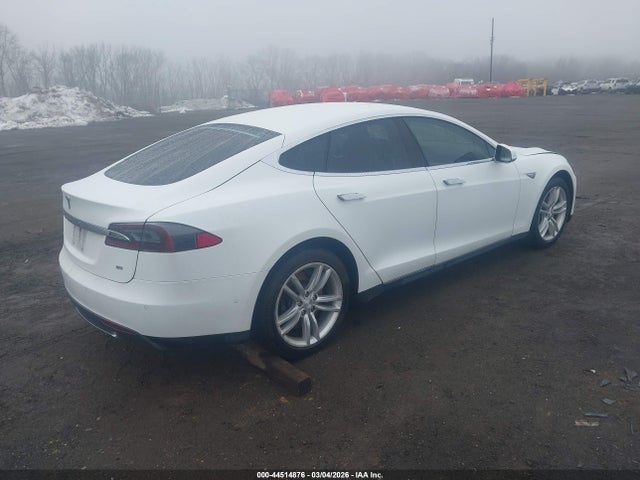 2015 TESLA MODEL S 5YJSA1H11FFP77922 Photo 3
