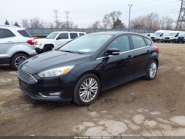Ford Focus Titanium 2016 1FADP3N27GL280443 Image 2