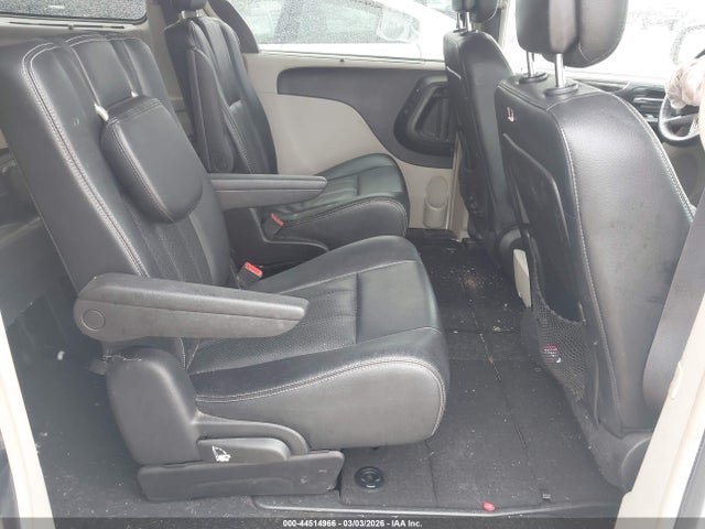 Продажа на аукционе авто 2016 Chrysler Town & Country Touring-l Anniversary Edition, vin: 2C4RC1CG9GR222713, номер лота: 44514966