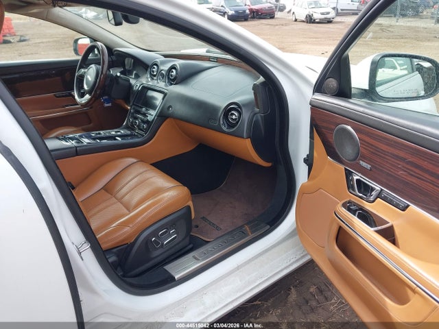 2015 JAGUAR XJ SAJWJ2GD5F8V87089 Photo 4