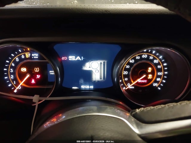 2018 Jeep Wrangler Unlimited Sahara 4x4 მანქანა იყიდება აუქციონზე, vin: 1C4HJXEG7JW229627, აუქციონის ნომერი: 44515061