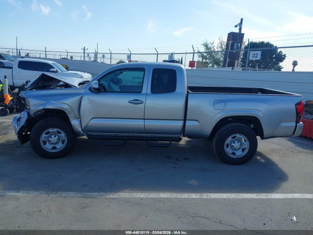 2022 Toyota Tacoma Sr მანქანა იყიდება აუქციონზე, vin: 3TYRX5GNXNT052035, აუქციონის ნომერი: 44515110