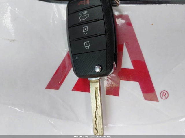 5XYPGDA52GG177651 KIA Sorento 3.3l Lx