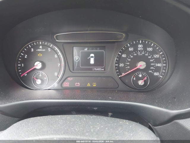 5XYPGDA52GG177651 KIA Sorento 3.3l Lx