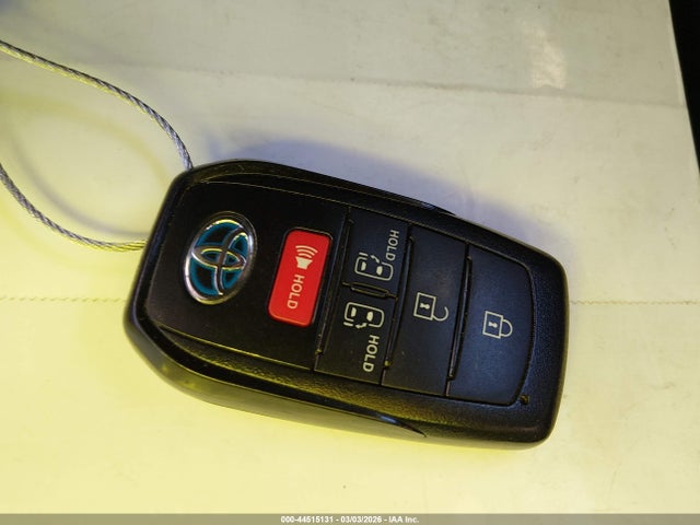 Toyota SIENNA LE 2023 5TDBRKECXPS142845 Image 11