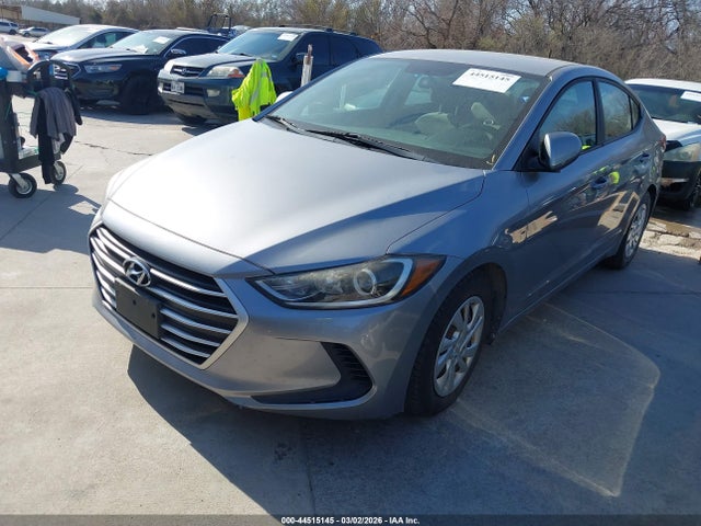 Hyundai ELANTRA SE 2017 5NPD74LF2HH206990 Image 2