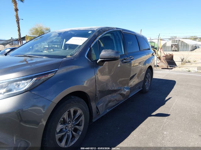 Toyota SIENNA LE 2021 5TDKRKEC1MS042709 Image 6