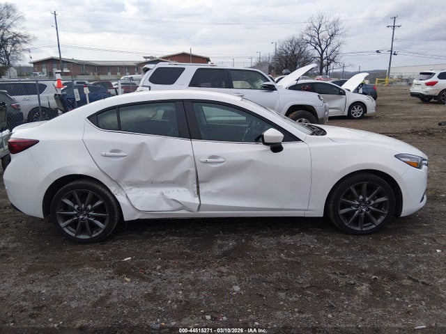 Продаж на аукціоні авто 2018 Mazda Mazda3 Touring, vin: 3MZBN1V3XJM212533, номер лоту: 44515271