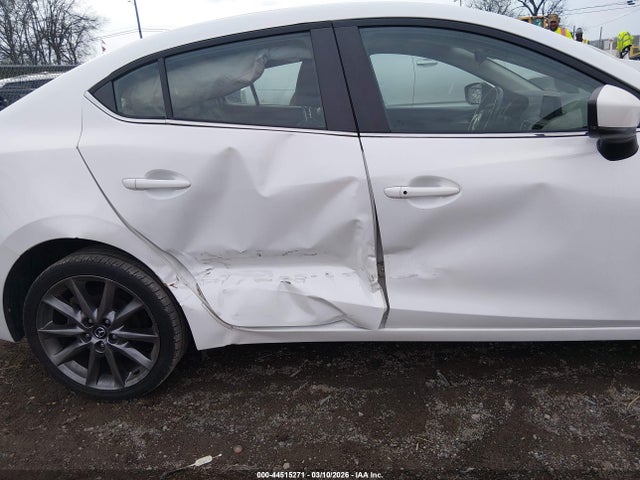 Продаж на аукціоні авто 2018 Mazda Mazda3 Touring, vin: 3MZBN1V3XJM212533, номер лоту: 44515271