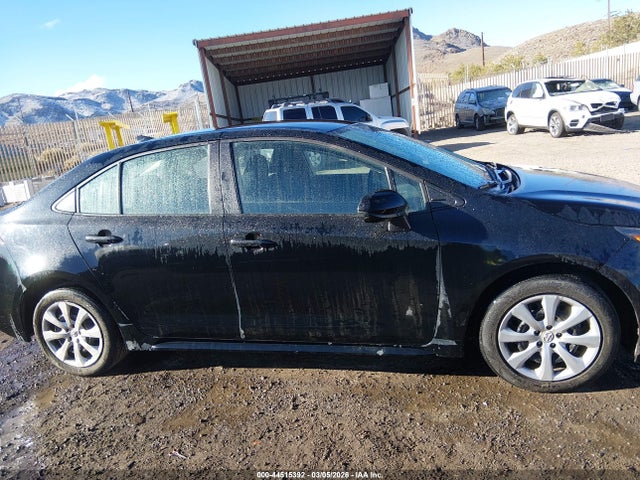 5YFB4MDE7RP141273 Toyota COROLLA LE