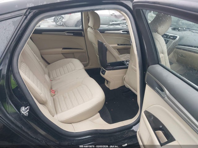 3FA6P0HD9GR286038 Ford FUSION SE