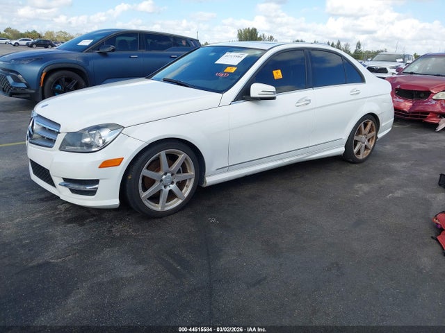 2014 Mercedes-benz C-class C 250 Sport მანქანა იყიდება აუქციონზე, vin: WDDGF4HBXEA955566, აუქციონის ნომერი: 44515584
