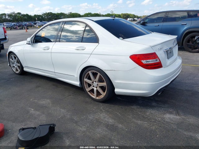 2014 Mercedes-benz C-class C 250 Sport მანქანა იყიდება აუქციონზე, vin: WDDGF4HBXEA955566, აუქციონის ნომერი: 44515584