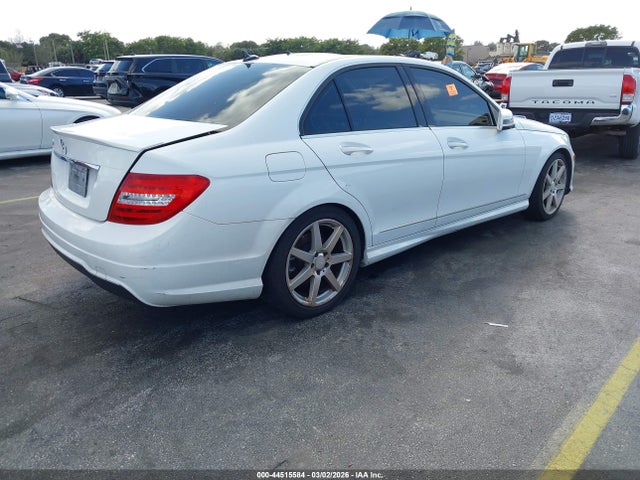 2014 Mercedes-benz C-class C 250 Sport მანქანა იყიდება აუქციონზე, vin: WDDGF4HBXEA955566, აუქციონის ნომერი: 44515584