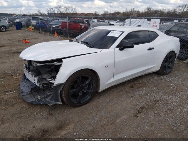 2018 CHEVROLET CAMARO 1G1FB1RX7J0115697 Photo 1