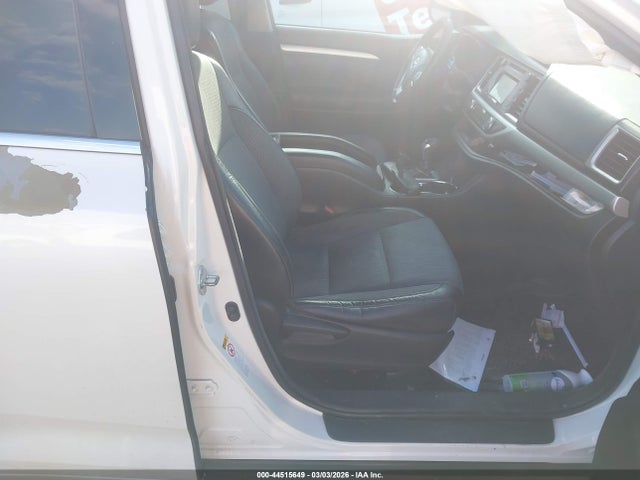 Продажа на аукционе авто 2015 Toyota Highlander Le Plus V6, vin: 5TDZKRFH0FS110586, номер лота: 44515649