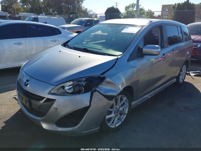 Mazda Mazda5 Touring 2014 JM1CW2CLXE0176154 Image 2