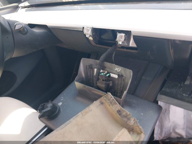 44515762 :رقم المزاد ، 7SAYGDEE2RF193151 vin ، 2024 Tesla Model Y Long Range Dual Motor All-wheel Drive مزاد بيع