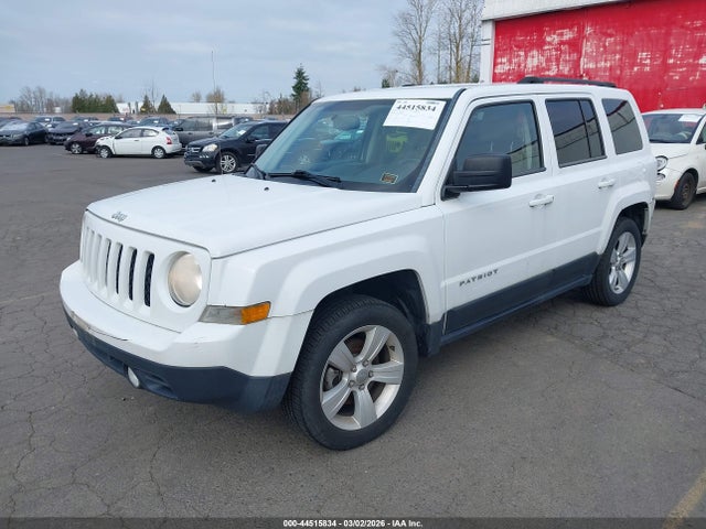 Jeep Patriot Latitude 2014 1C4NJPFB9ED793626 Image 2