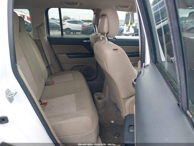 Jeep Patriot Latitude 2014 1C4NJPFB9ED793626 Image 8