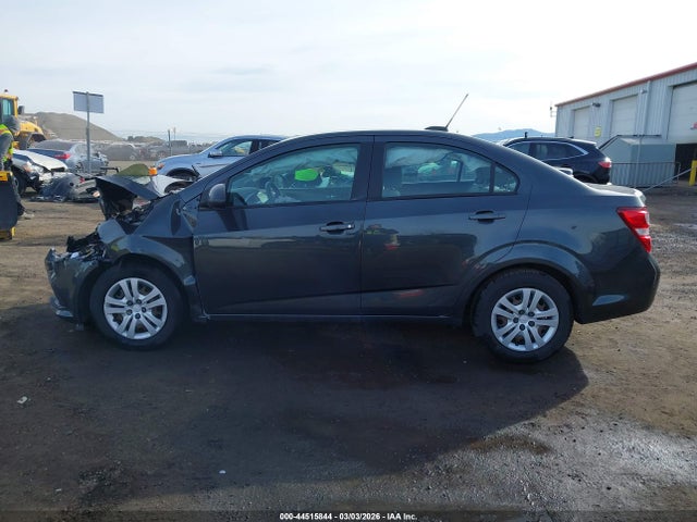 1G1JB5SH0J4120639 Chevrolet Sonic Ls Auto
