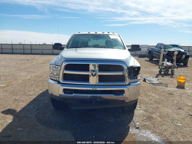 44515879 :رقم المزاد ، 3C6UR5CL2FG655301 vin ، 2015 Ram 2500 Tradesman مزاد بيع