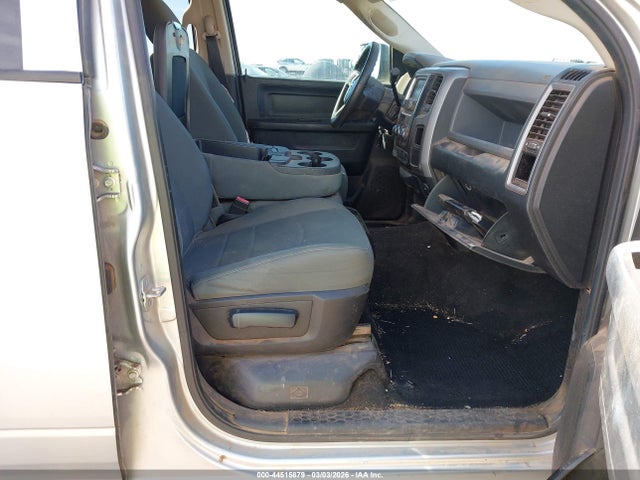 44515879 :رقم المزاد ، 3C6UR5CL2FG655301 vin ، 2015 Ram 2500 Tradesman مزاد بيع