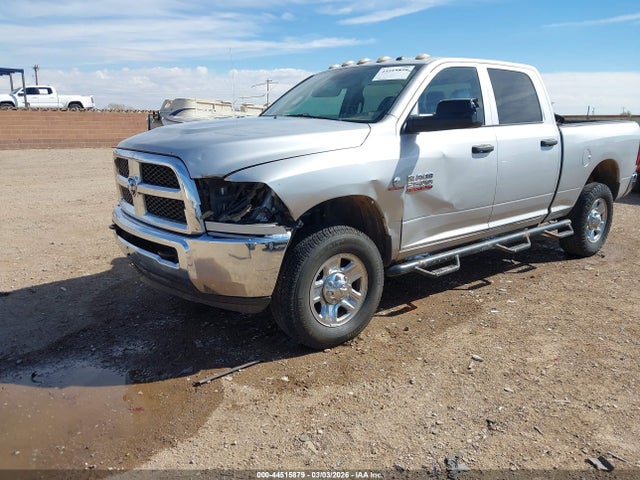 44515879 :رقم المزاد ، 3C6UR5CL2FG655301 vin ، 2015 Ram 2500 Tradesman مزاد بيع